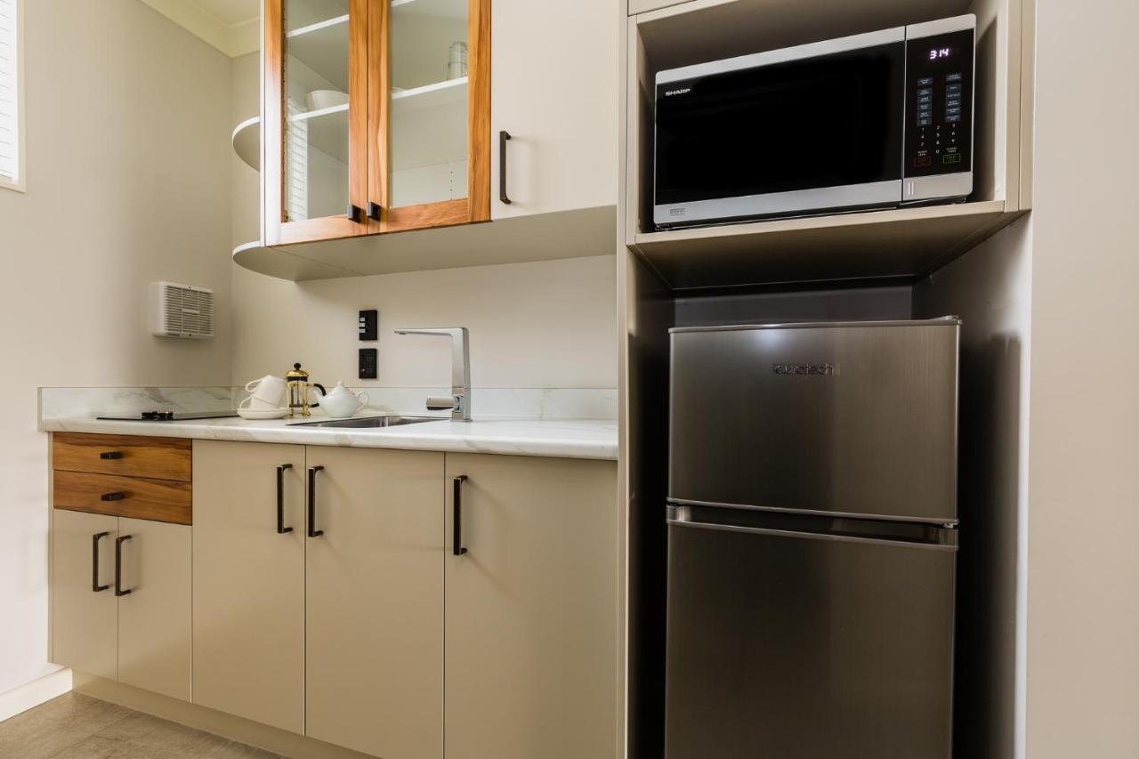 Pebble Beach Motor Inn Napier Exterior photo A kitchen in a student apartment